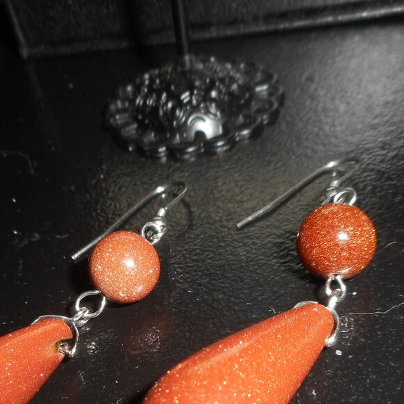EARRINGS - 1 pair - dangle bead - fish hook ear wire - Picture 6 of 8